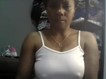 aicha boobs