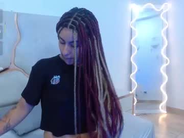 dakota tay1