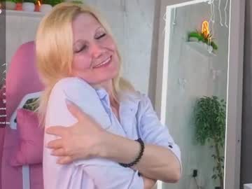 julie lucasss