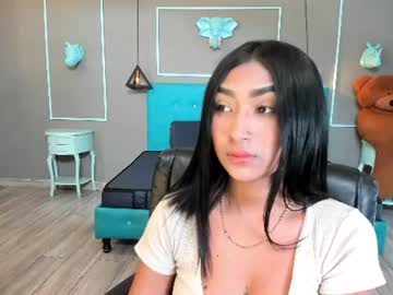 mia hoot01
