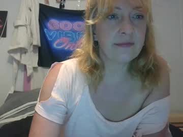 pinkwhitney618