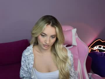 valeriesteele
