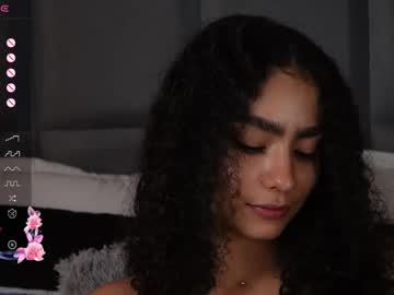 vicky curly